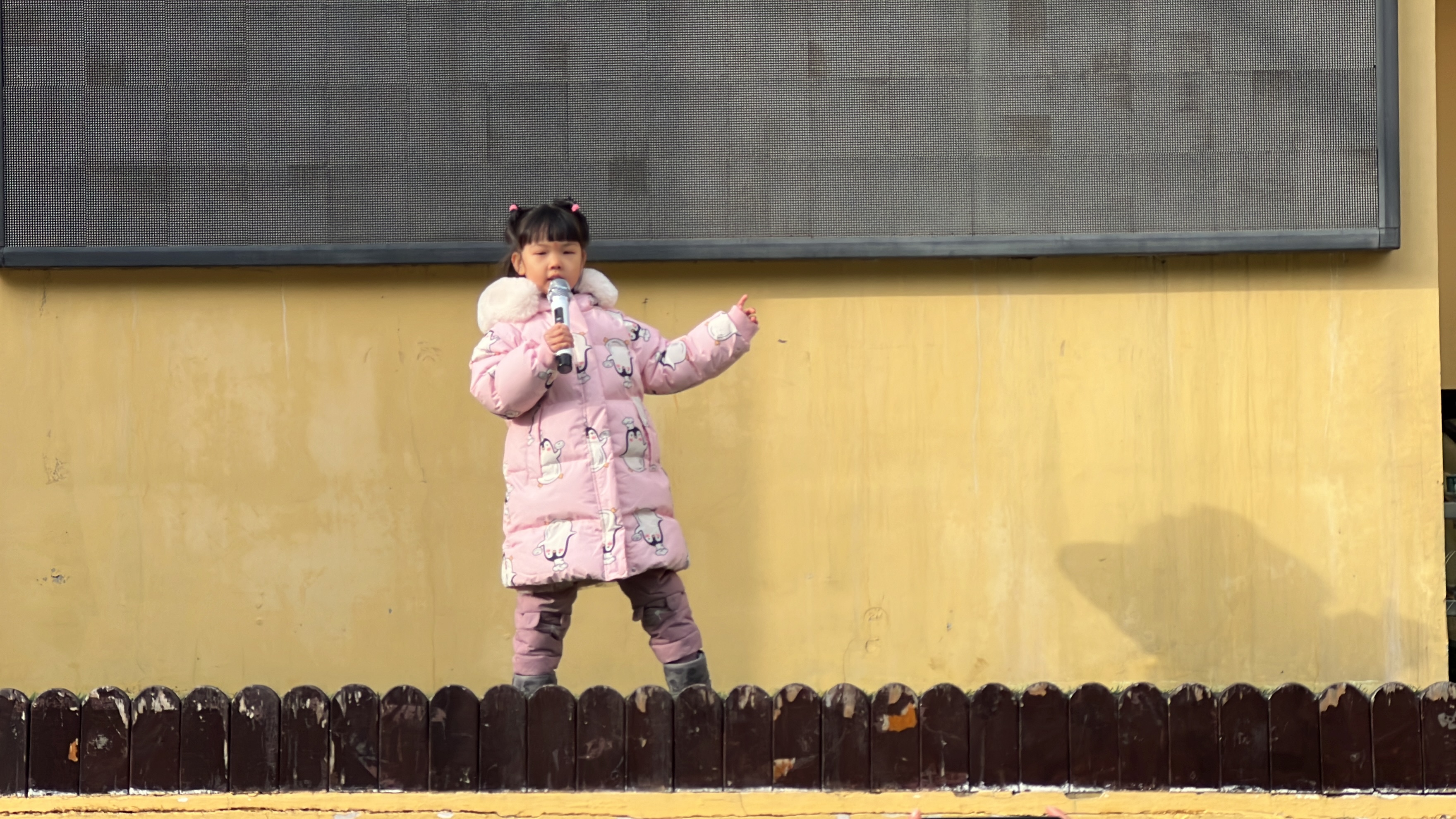 幼儿园儿歌表演_儿童舞台表演秀_幼儿园舞台表演活动